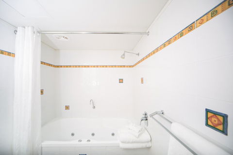 Corrigans Cove - Grafton Accommodation 9