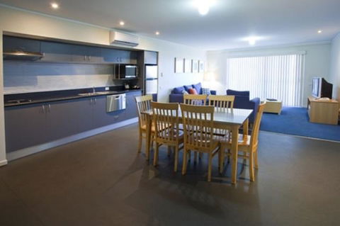 Corrigans Cove - Grafton Accommodation 5