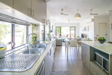 ZEN QUEST - The NOMADS PAD Near Nightcliff Markets & Sunset Foreshore - Grafton Accommodation 25