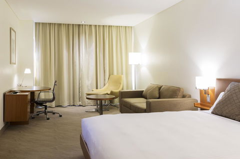 Novotel Canberra - Grafton Accommodation 33