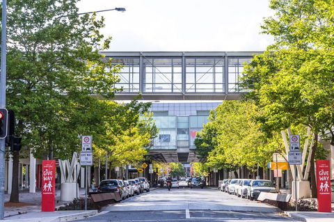 Highgate Executive Apartment City Walk Canberra - Grafton Accommodation 36