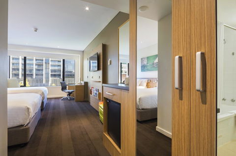 Crowne Plaza Canberra, An IHG Hotel - Grafton Accommodation 23