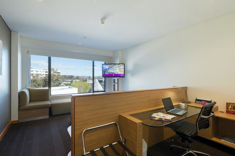 Crowne Plaza Canberra, An IHG Hotel - Grafton Accommodation 15