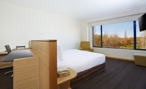 Crowne Plaza Canberra, An IHG Hotel - Grafton Accommodation 41