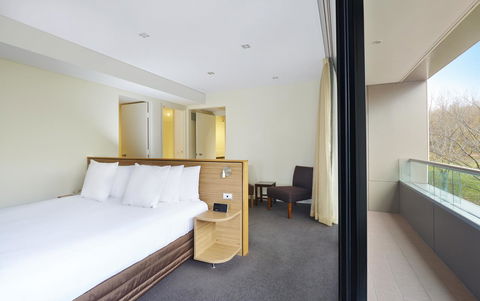 Crowne Plaza Canberra, An IHG Hotel - Grafton Accommodation 13
