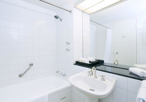 Crowne Plaza Canberra, An IHG Hotel - Grafton Accommodation 25