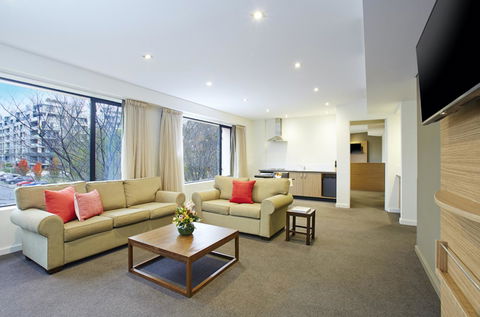 Crowne Plaza Canberra, An IHG Hotel - Grafton Accommodation 11
