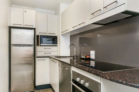 Lennox Holiday Apartments - Grafton Accommodation 36