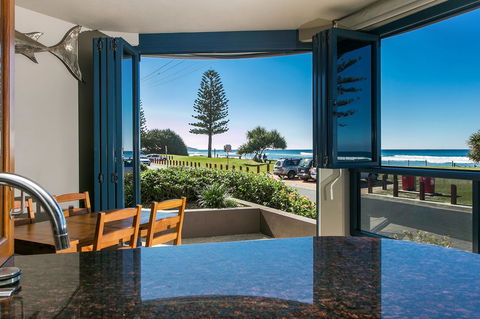 Lennox Holiday Apartments - Grafton Accommodation 1