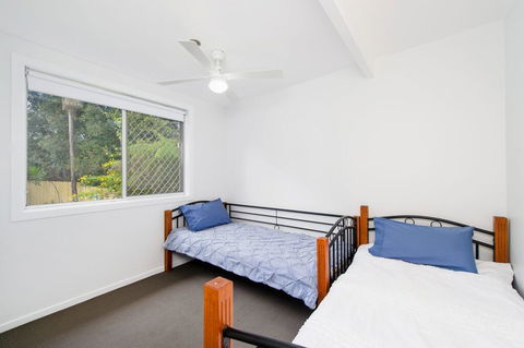 BONNY BEACH HOUSE - Holiday Accomodation With Pool - Grafton Accommodation 3