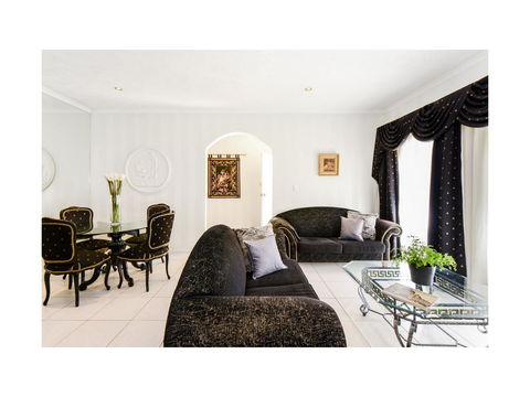 Boutique Stays - Brighton Rose - Grafton Accommodation 1
