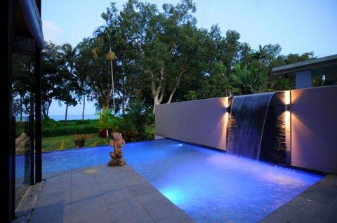 Bramston Beach - Luxury Holiday House - Grafton Accommodation 3