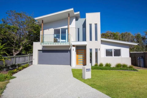 Brand New PRIZE HOME 50m Path To Beach - Grafton Accommodation 3