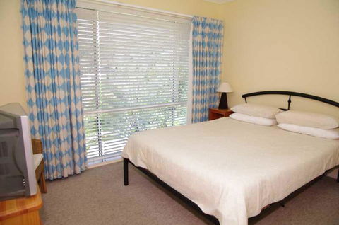 Breakers 1, 13 East Street - Grafton Accommodation 2