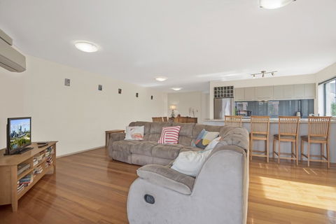 Breakwater Views Apartments - Grafton Accommodation 3