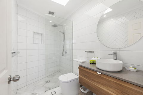 Breathtaking Views Of Sunshine Beach - Unit 7/21 Park Crescent - Grafton Accommodation 3