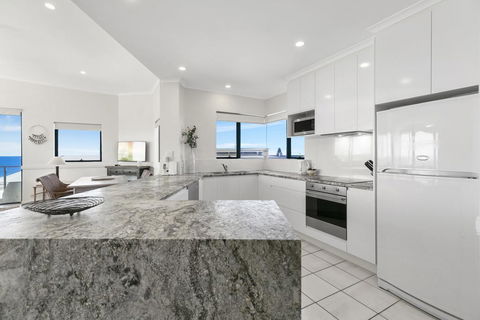 Breathtaking Views Of Sunshine Beach - Unit 7/21 Park Crescent - Grafton Accommodation 1