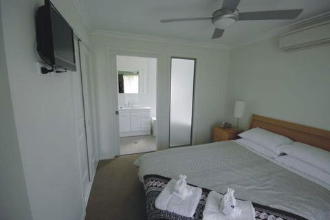 Broke Village Hideaway - Grafton Accommodation 1