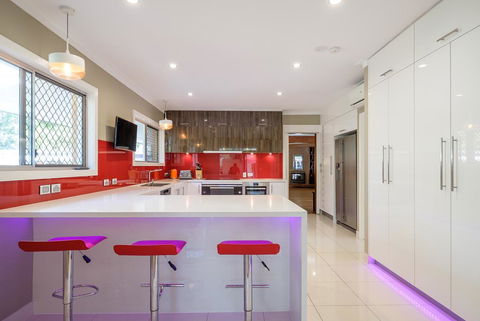 Brookfield Retreat - Large Holiday Home / Group Accommodation - Grafton Accommodation 3