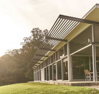 Bundaleer - Architect designed stunning views - Grafton Accommodation