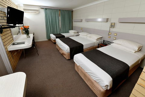 Burke And Wills Motor Inn - Grafton Accommodation 1