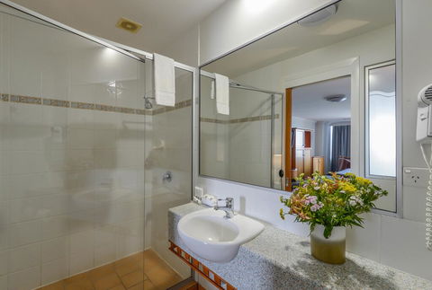 Burnett Riverside Hotel - Grafton Accommodation 2