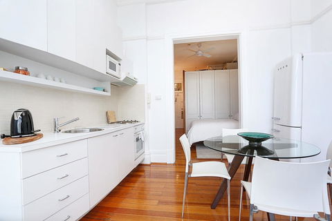 By George! Super Cool St Kilda Loft - Grafton Accommodation 3