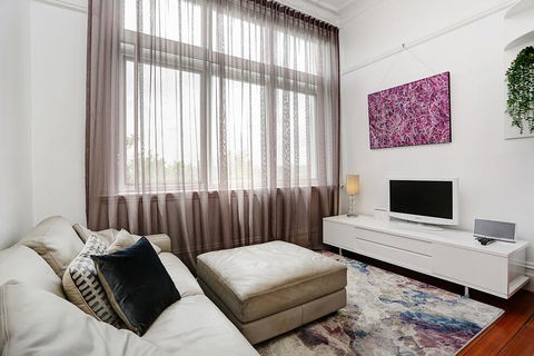 By George! Super Cool St Kilda Loft - Grafton Accommodation 0