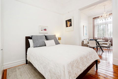 By George! Super Cool St Kilda Loft - Grafton Accommodation 2