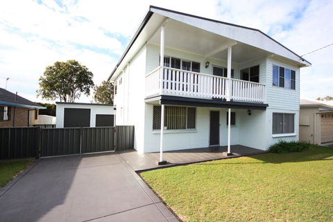 By The Beach At South West Rocks - Grafton Accommodation 0