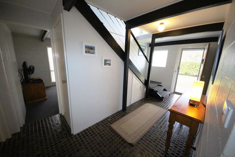By The Beach At South West Rocks - Grafton Accommodation 3