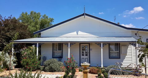 C & A's Cottage - Grafton Accommodation 1
