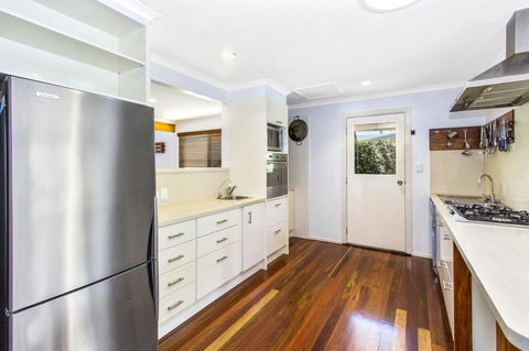CABARITA BEACH BLISS - HOLIDAY HOME ON THE LAKE - Grafton Accommodation 1