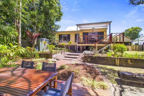 CABARITA BEACH BLISS - HOLIDAY HOME ON THE LAKE - Grafton Accommodation 0