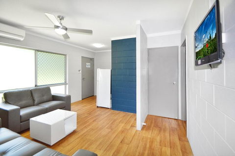 Cairns Adventure Lodge - Cook Your Own Meals In Your Private Kitchen Includes Dishwasher Washing Machine - Grafton Accommodation 2