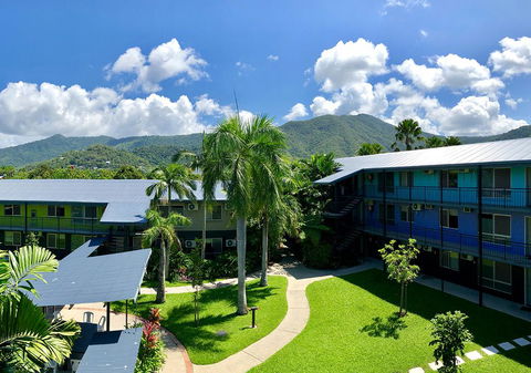 Cairns Adventure Lodge - Includes All Meals Served In The Dining Hall - Grafton Accommodation 0