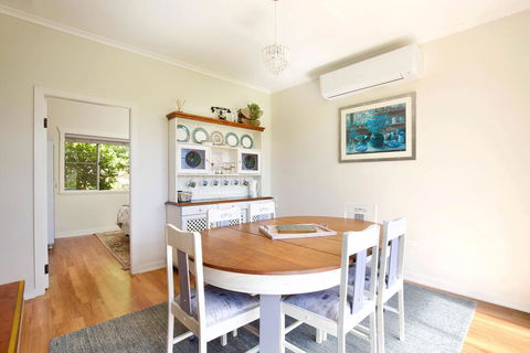 Camellia Cottage - Grafton Accommodation 3