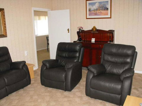 Camelot Cottage - Grafton Accommodation 1