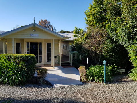Camelot Cottages - Grafton Accommodation 0