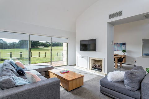 Cape Schanck Golf Getaway - Grafton Accommodation 0