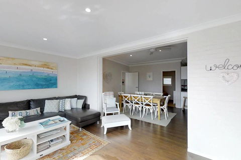 Casa Sorella - Beachfront Family Home - Grafton Accommodation 0