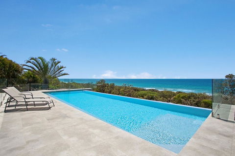 Castaways Beach Escape - Grafton Accommodation 1