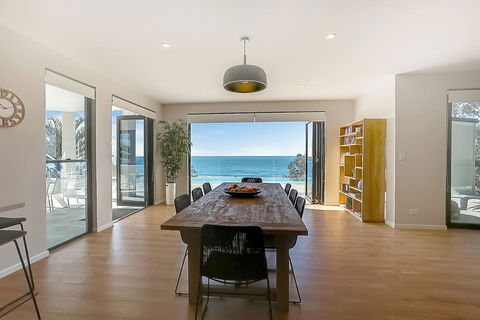 Castaways Beach Escape - Grafton Accommodation 3
