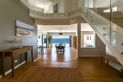 Castaways Beach Escape - Grafton Accommodation 2