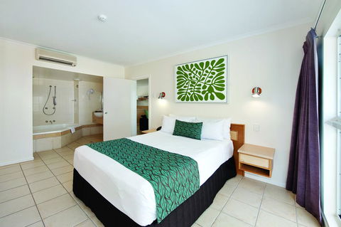 Castaways Resort & Spa On Mission Beach - Grafton Accommodation 2