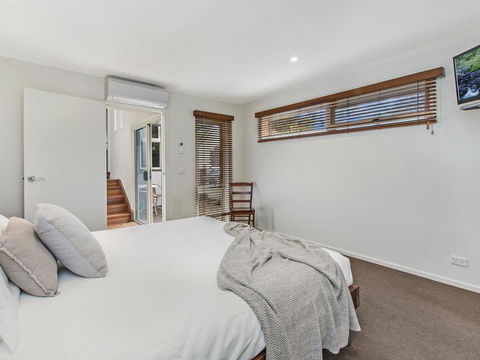 CASTWOOD VILLA No. 1 - Grafton Accommodation 0