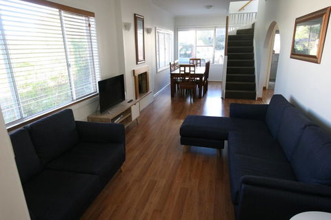 Cedar Cottages Blackmans Bay - Grafton Accommodation 3