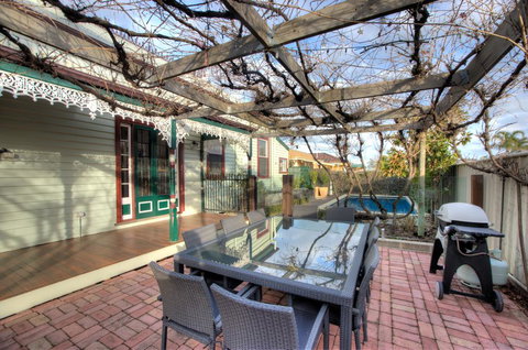 Central Charm - Grafton Accommodation 0