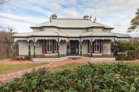 Central Charm - Grafton Accommodation 1