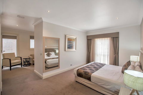 Century Inn - Grafton Accommodation 3